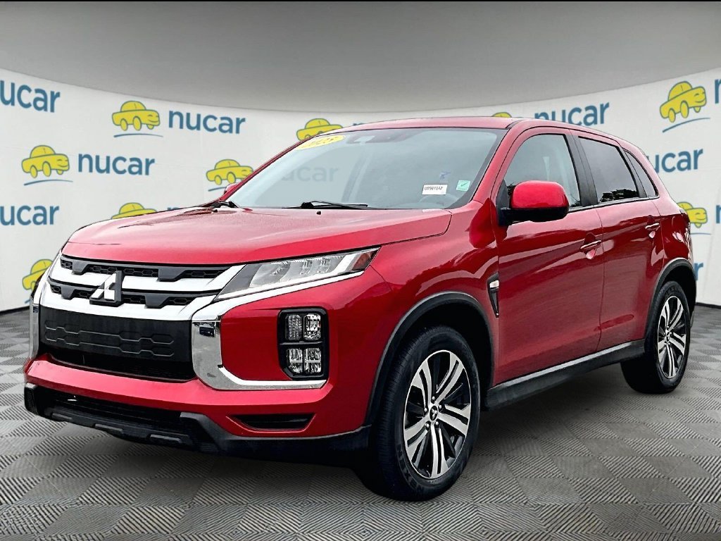 Used 2025 Black Mitsubishi 2.0 ES image 3