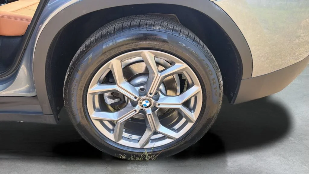 Used 2023 Gray BMW xDrive30i image 20
