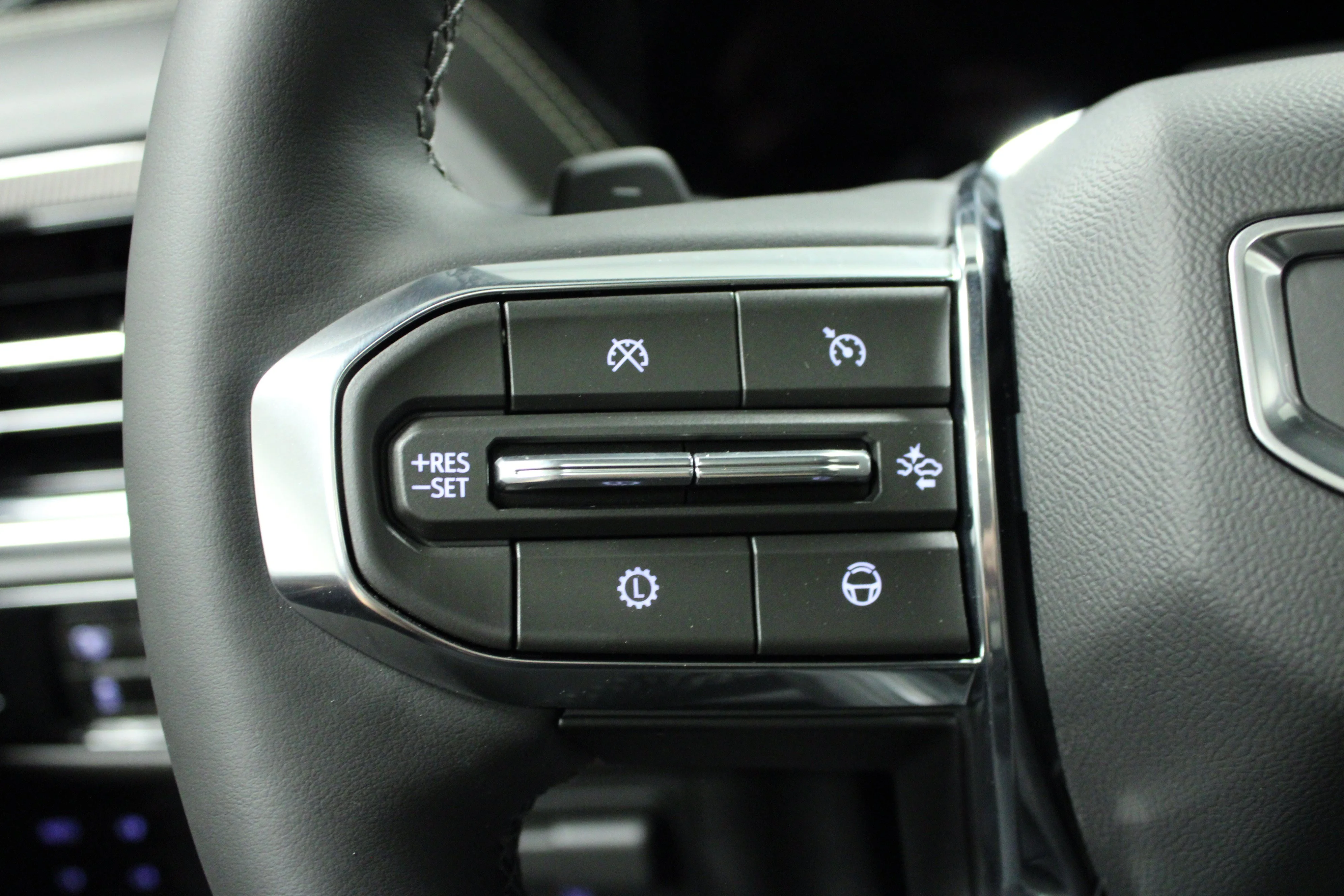 New 2026 Sterling Metallic GMC Elevation image 22