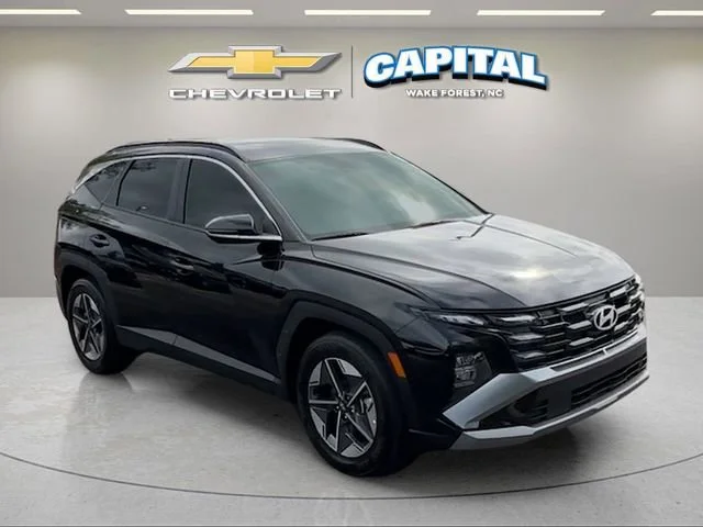 Used 2025 Black Hyundai SEL Convenience image 8