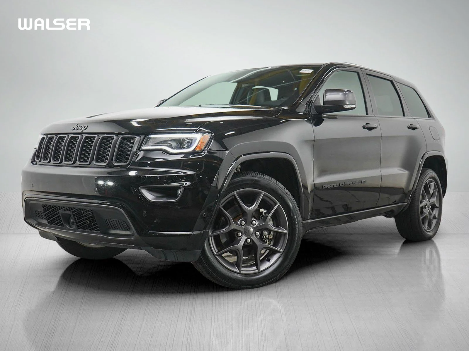 Used 2021 Diamond Black Crystal Pearlcoat Jeep Limited image 1