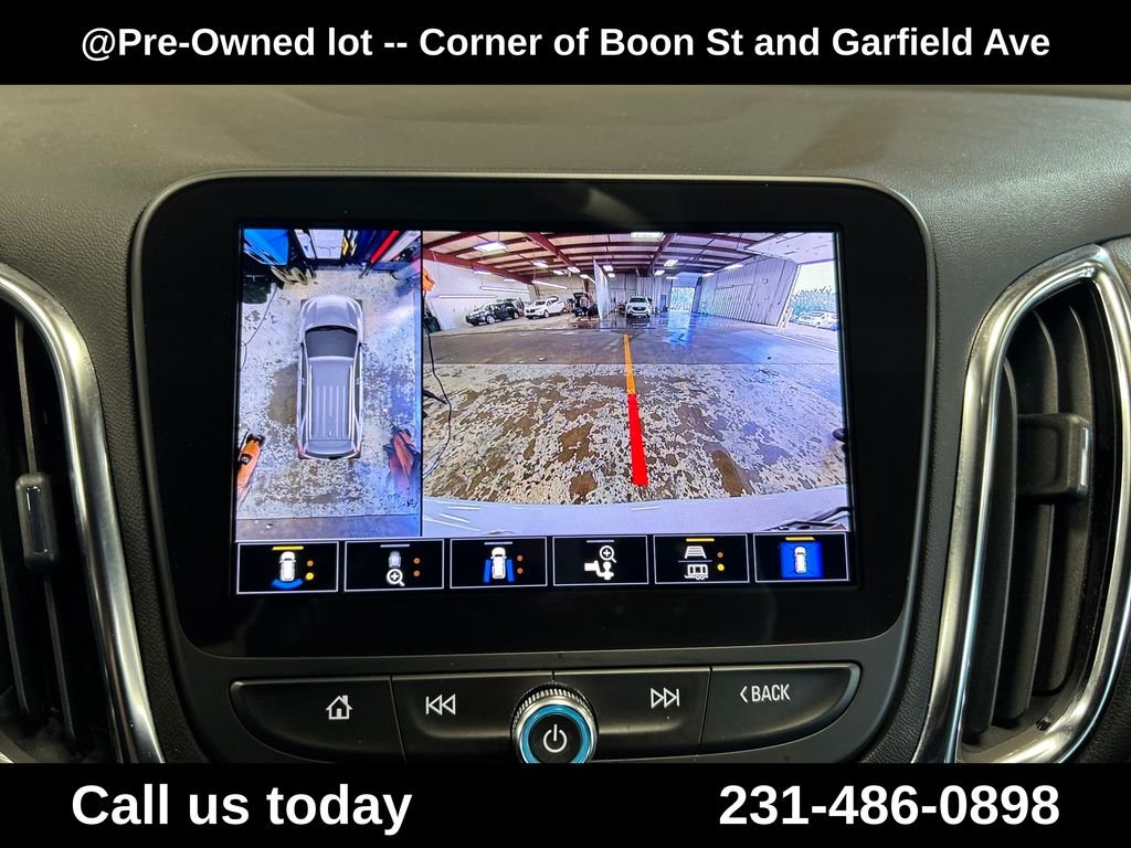 Used 2024 White Chevrolet LT image 27
