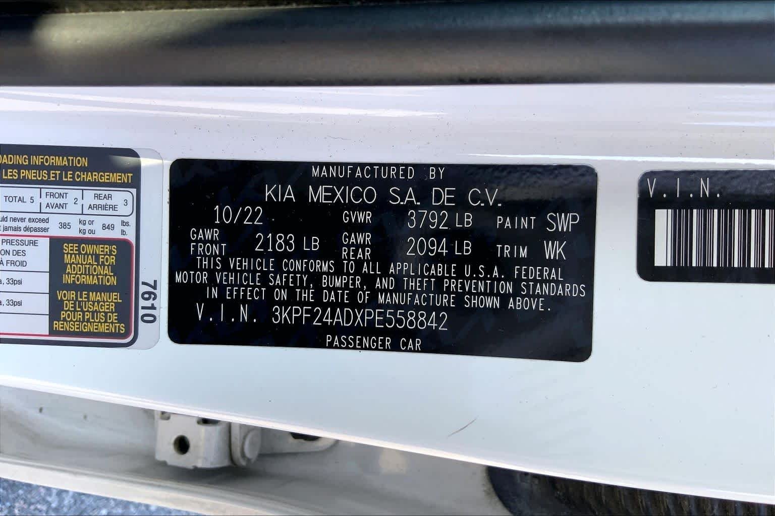 Used 2023 Snow White Pearl Kia LXS image 31