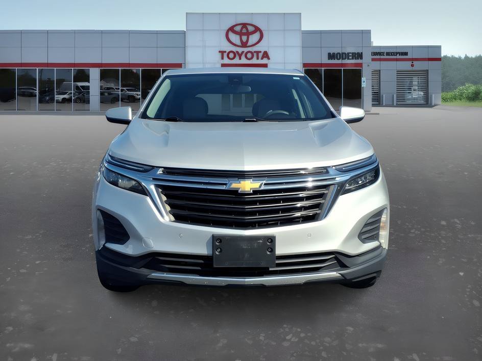 Used 2022 Silver Ice Metallic Chevrolet LT image 9