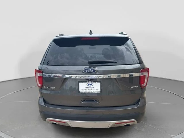 Used 2017 Gray Ford Limited image 7