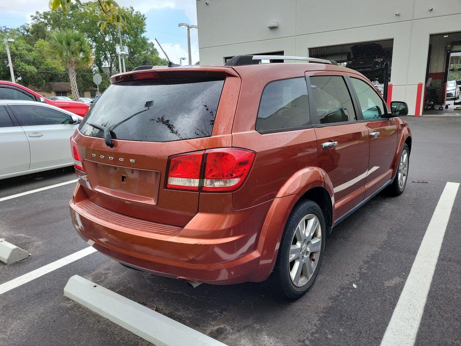Used 2014 Copperhead Pearlcoat Dodge SE image 3