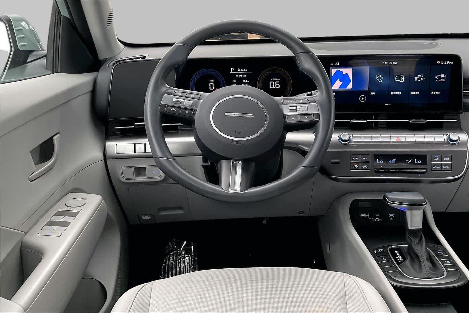 Used 2025 Mirage Green Hyundai SEL image 6