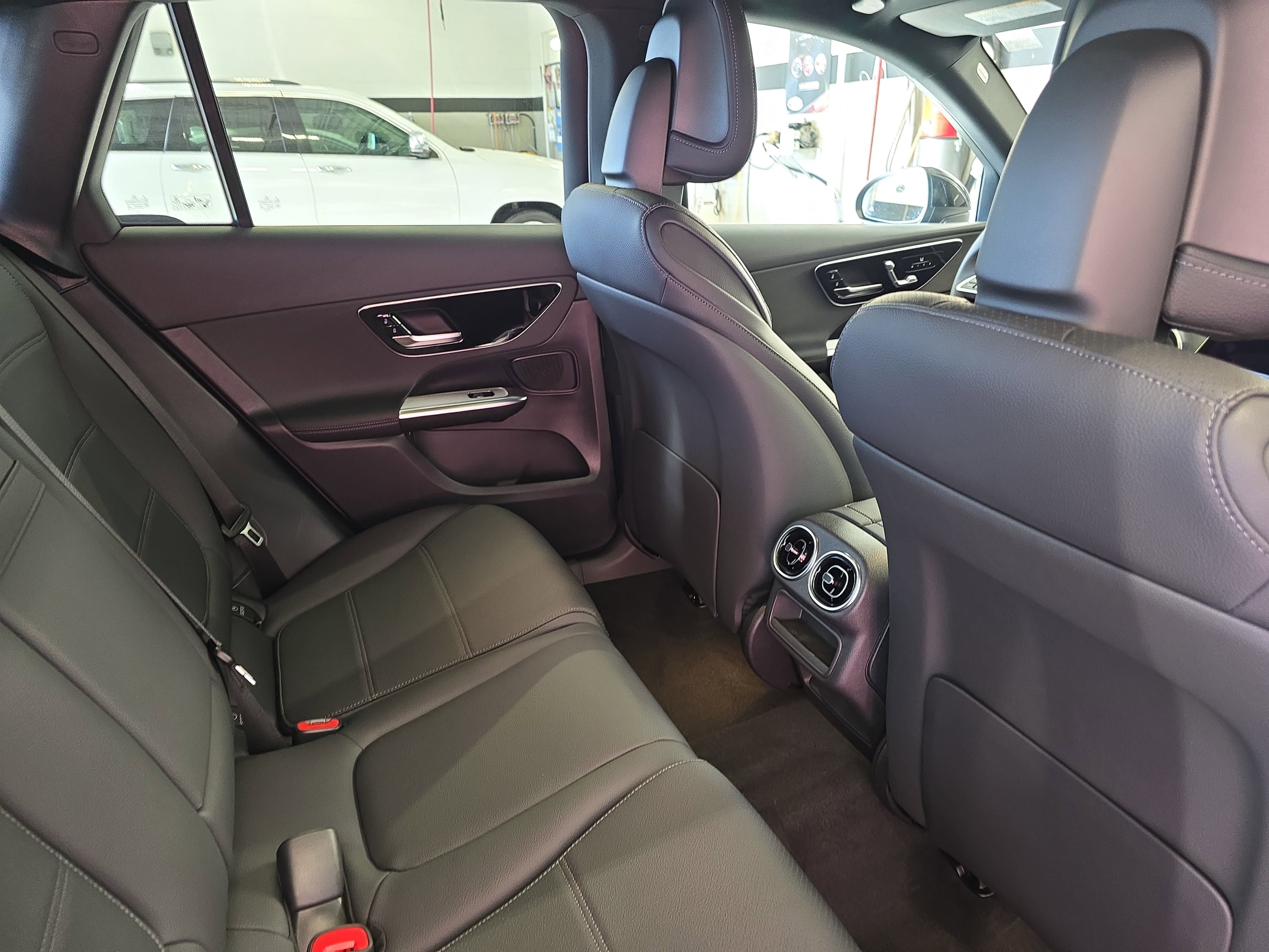 New 2026 Graphite Grey Metallic Mercedes-Benz GLC300 image 11