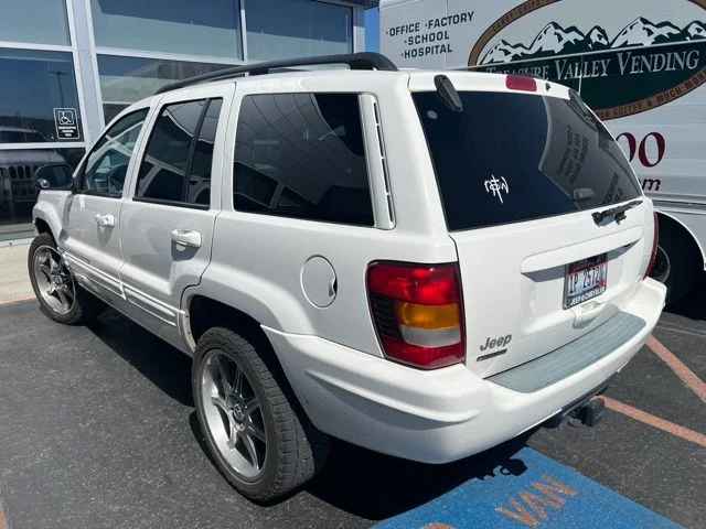 Used 2002  Jeep Limited image 2