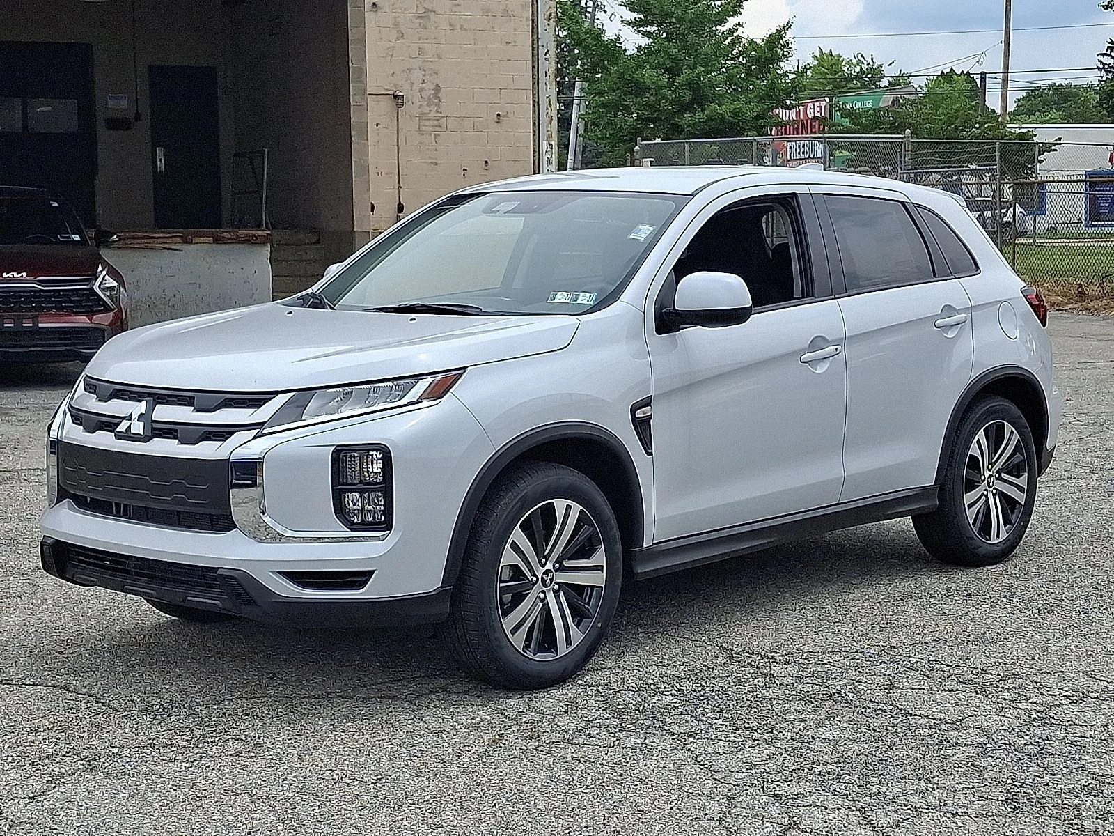 New 2026 White Mitsubishi 2.0 ES image 4