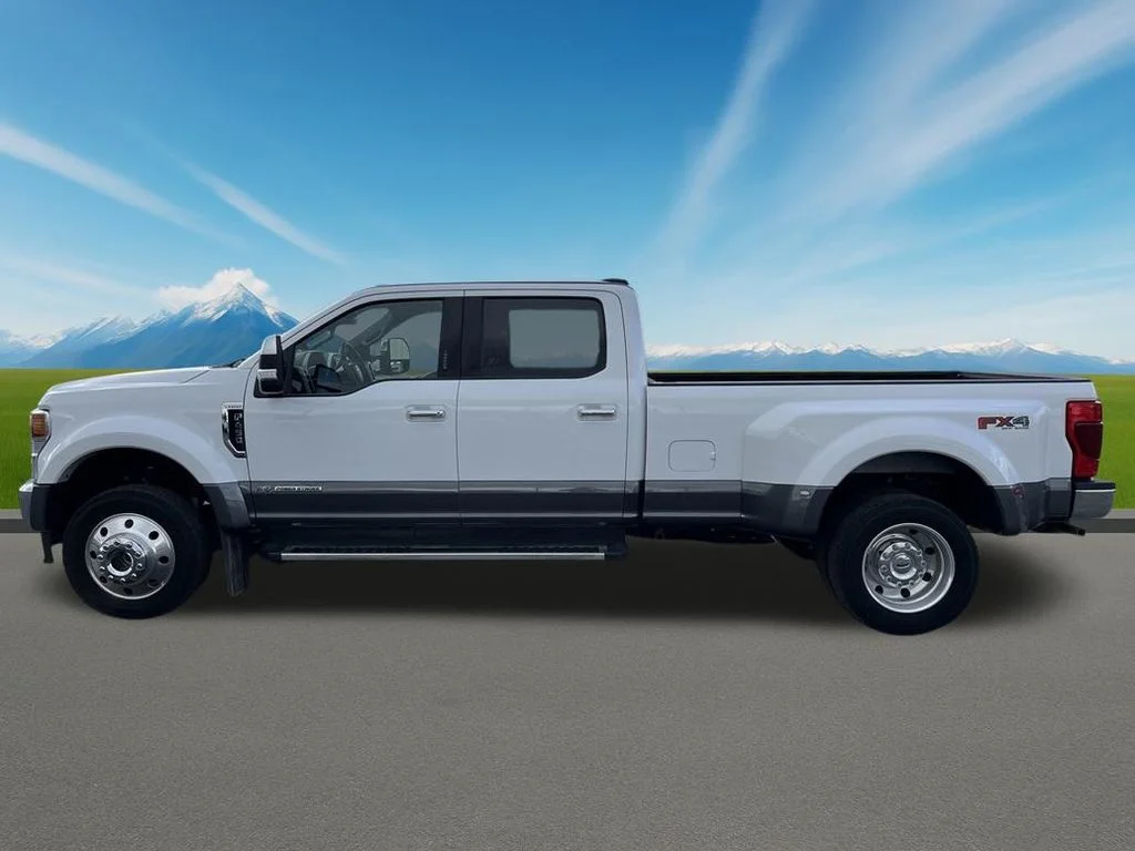 Used 2022 White Ford Lariat image 8