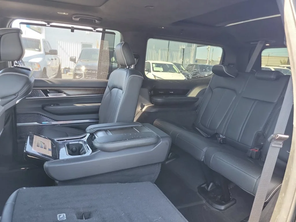 2022 Jeep Grand Wagoneer Series II - Photo 26