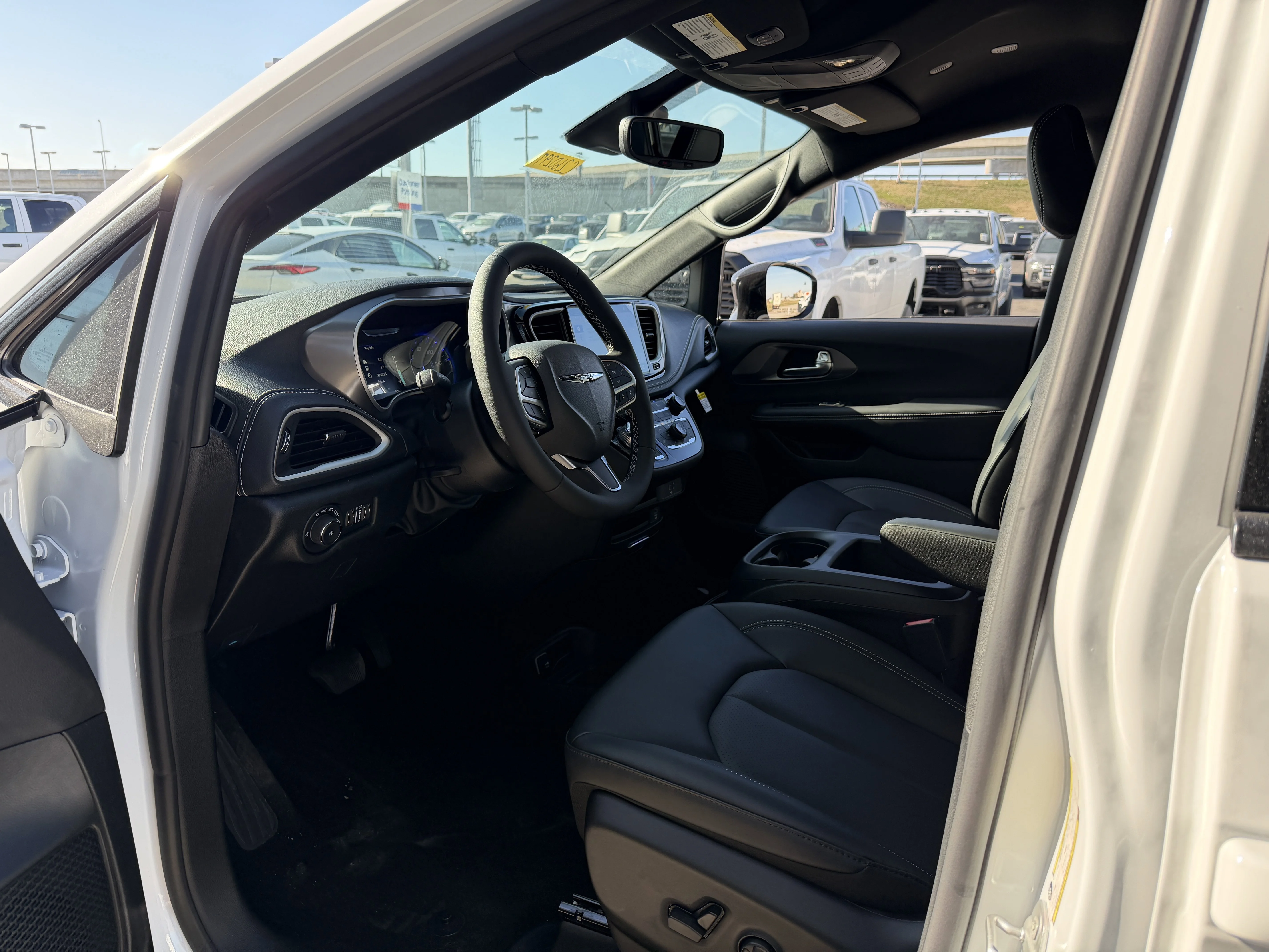 2026 Chrysler Pacifica Select - Photo 34