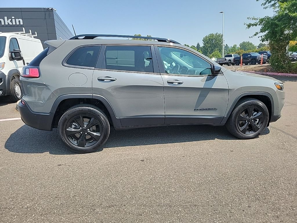 Used 2023 Gray Jeep Altitude image 6