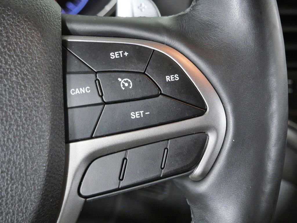 Used 2017 Red Jeep Altitude image 38