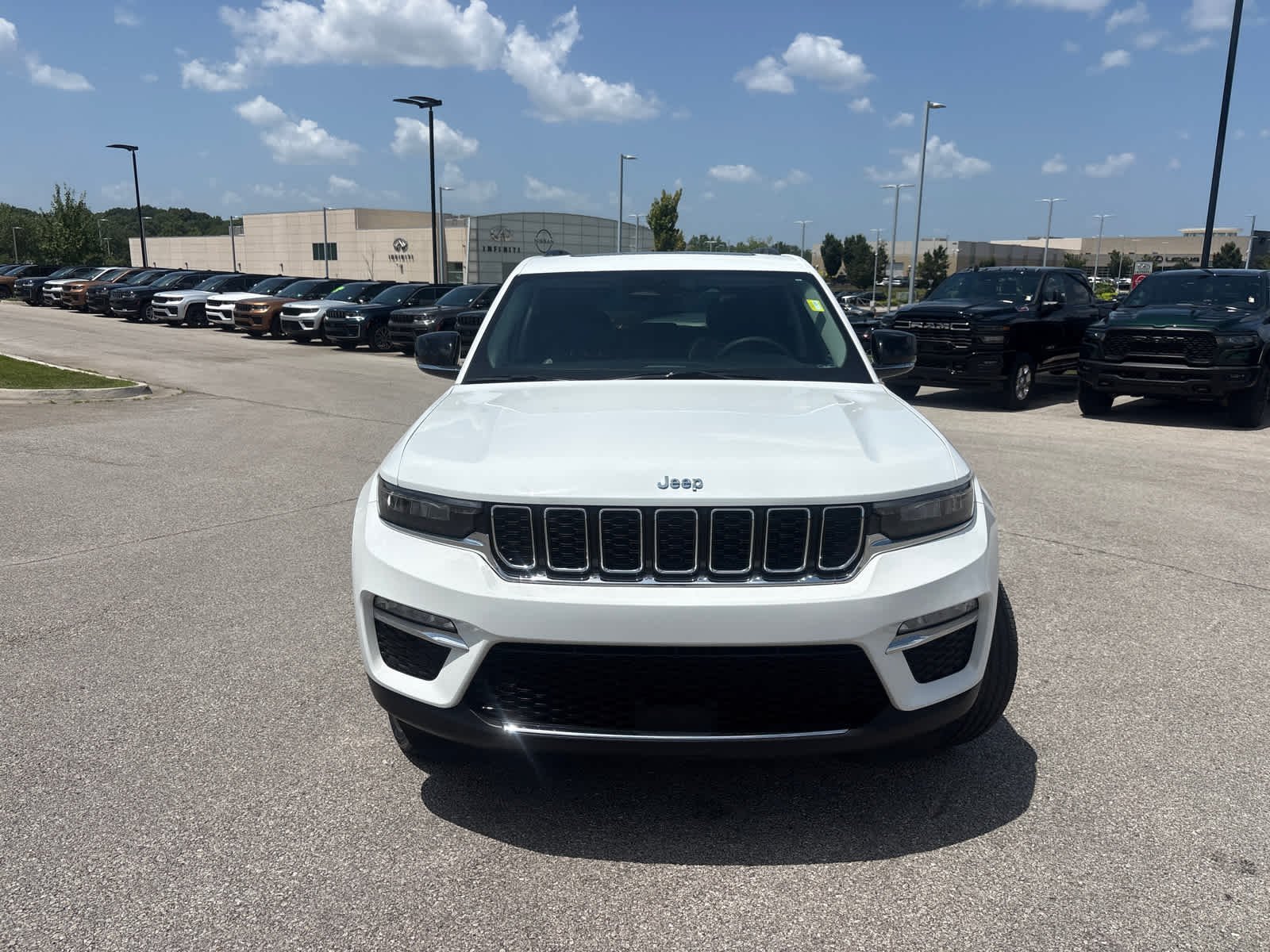 Used 2022 Bright White Clearcoat Jeep  image 4