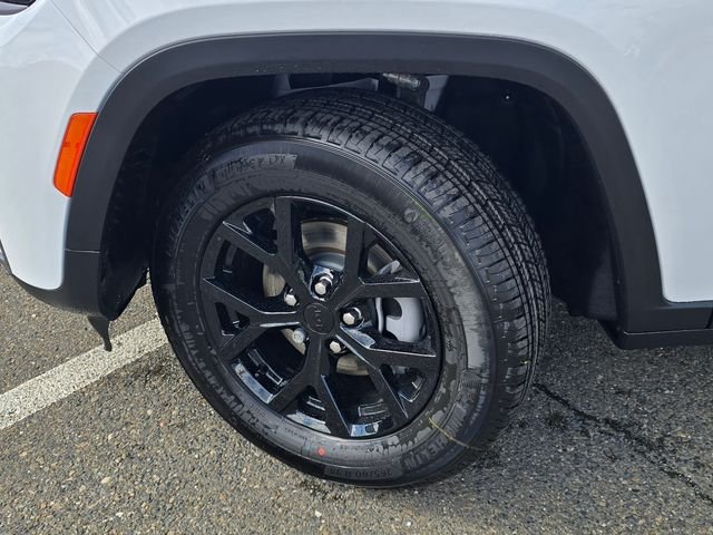 New 2026 Bright White Clear-Coat Exterior Paint Jeep Altitude image 26