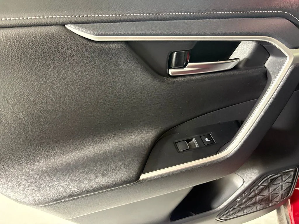 2019 Toyota RAV4 Limited - Photo 37