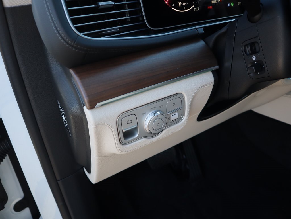 Used 2026 MANUFAKTUR Moonlight White Metallic Mercedes-Benz GLE 350 image 38