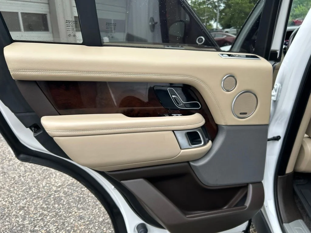 Used 2021  Land Rover Westminster image 19