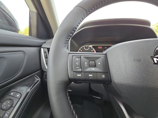 New 2026 Everest White Pearl TriCoat Nissan Dark Armor™ image 11