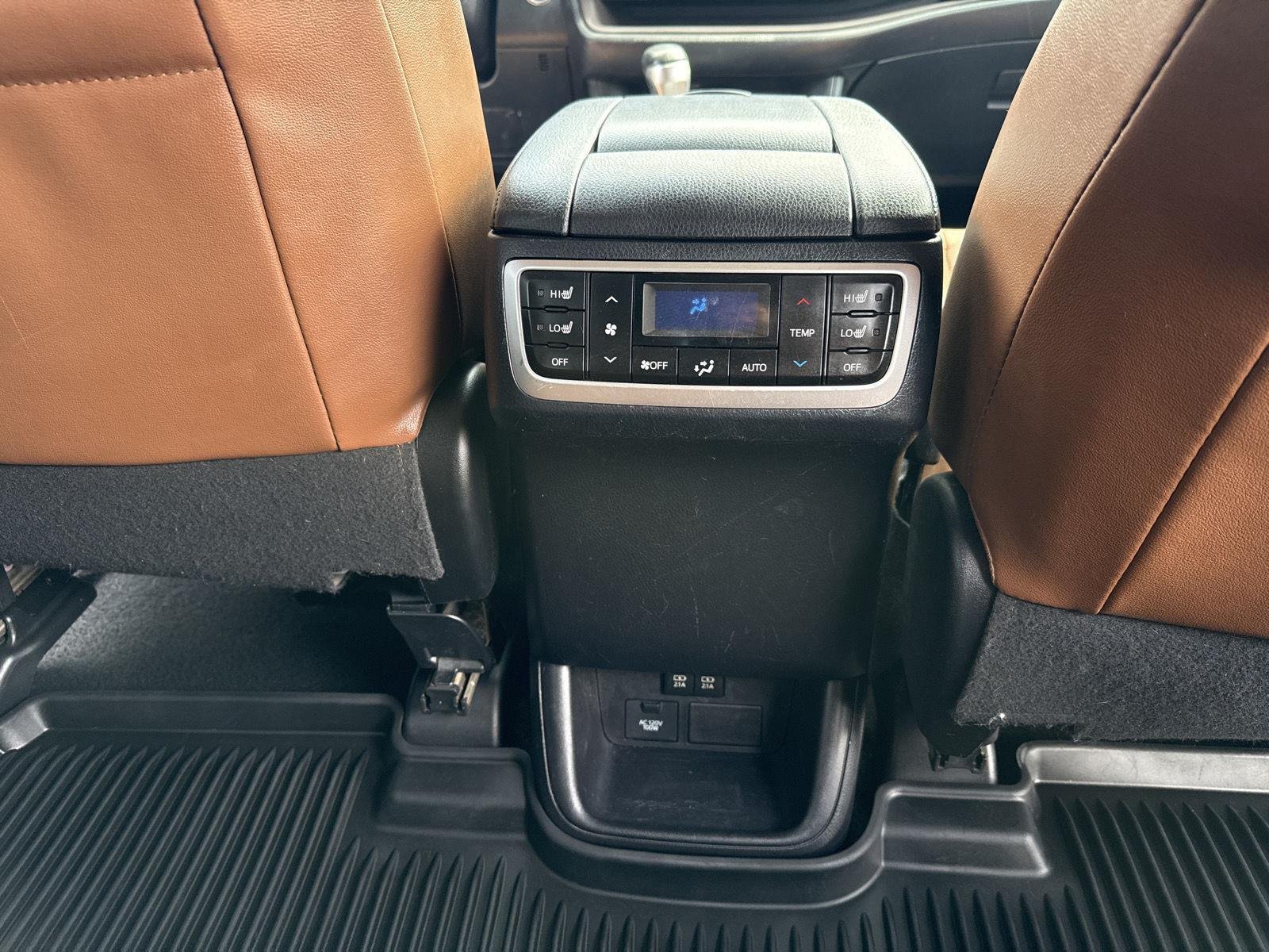 Used 2019 Blizzard Pearl Toyota Limited Platinum image 6