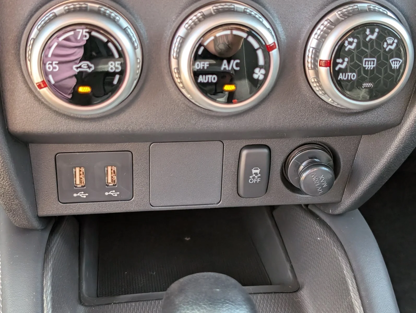 New 2027  Mitsubishi 2.0 ES image 20