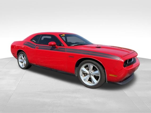 Used 2014 Red Dodge R/T image 1