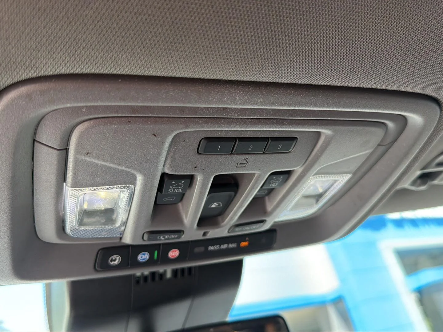 Used 2022 Quicksilver Metallic GMC Elevation image 29