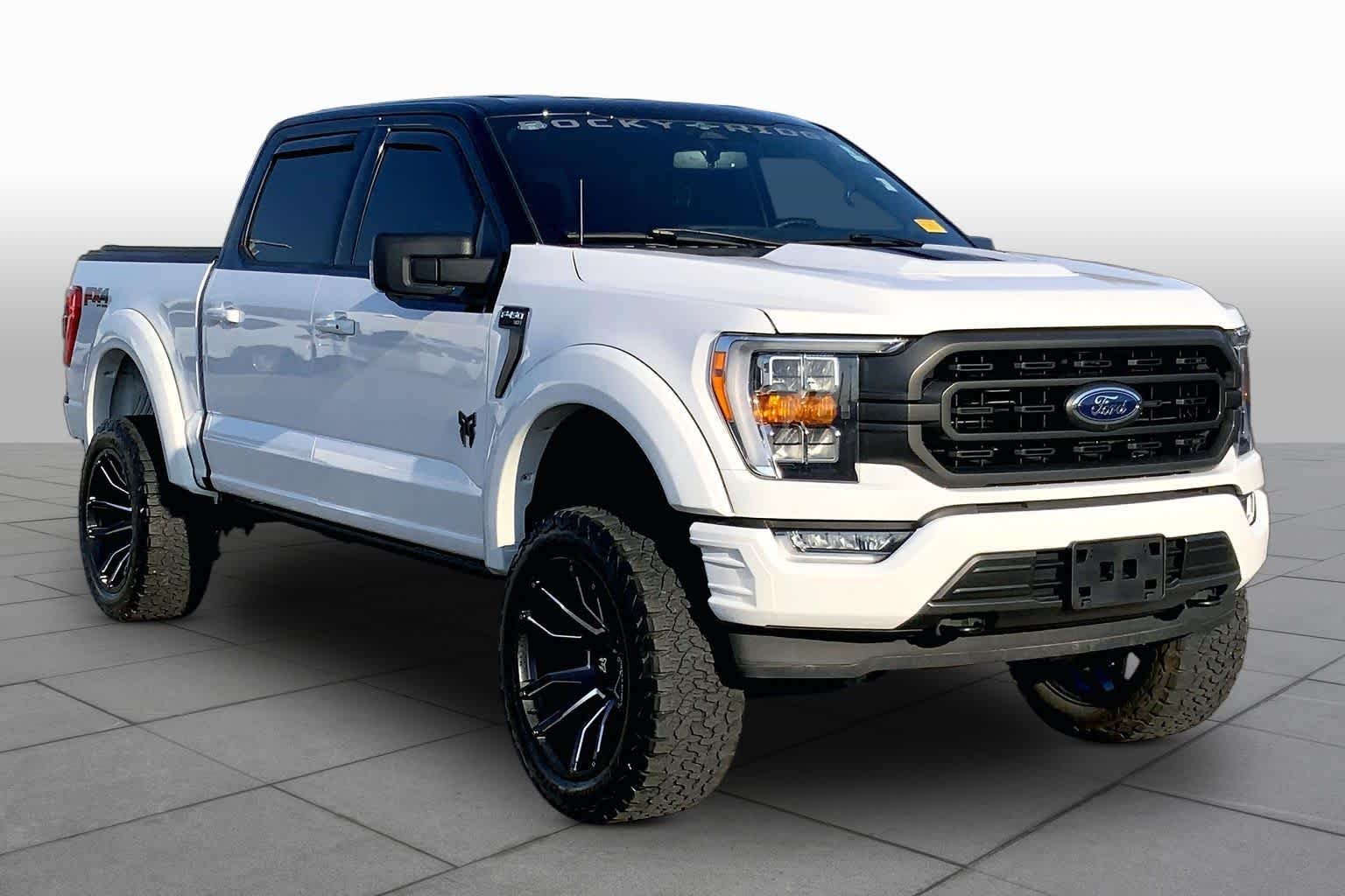Used 2023 Oxford White Ford XLT image 3
