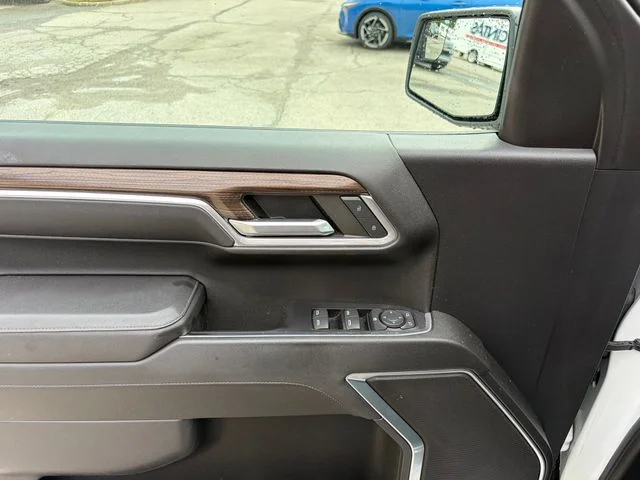 Used 2022 White Chevrolet RST image 19