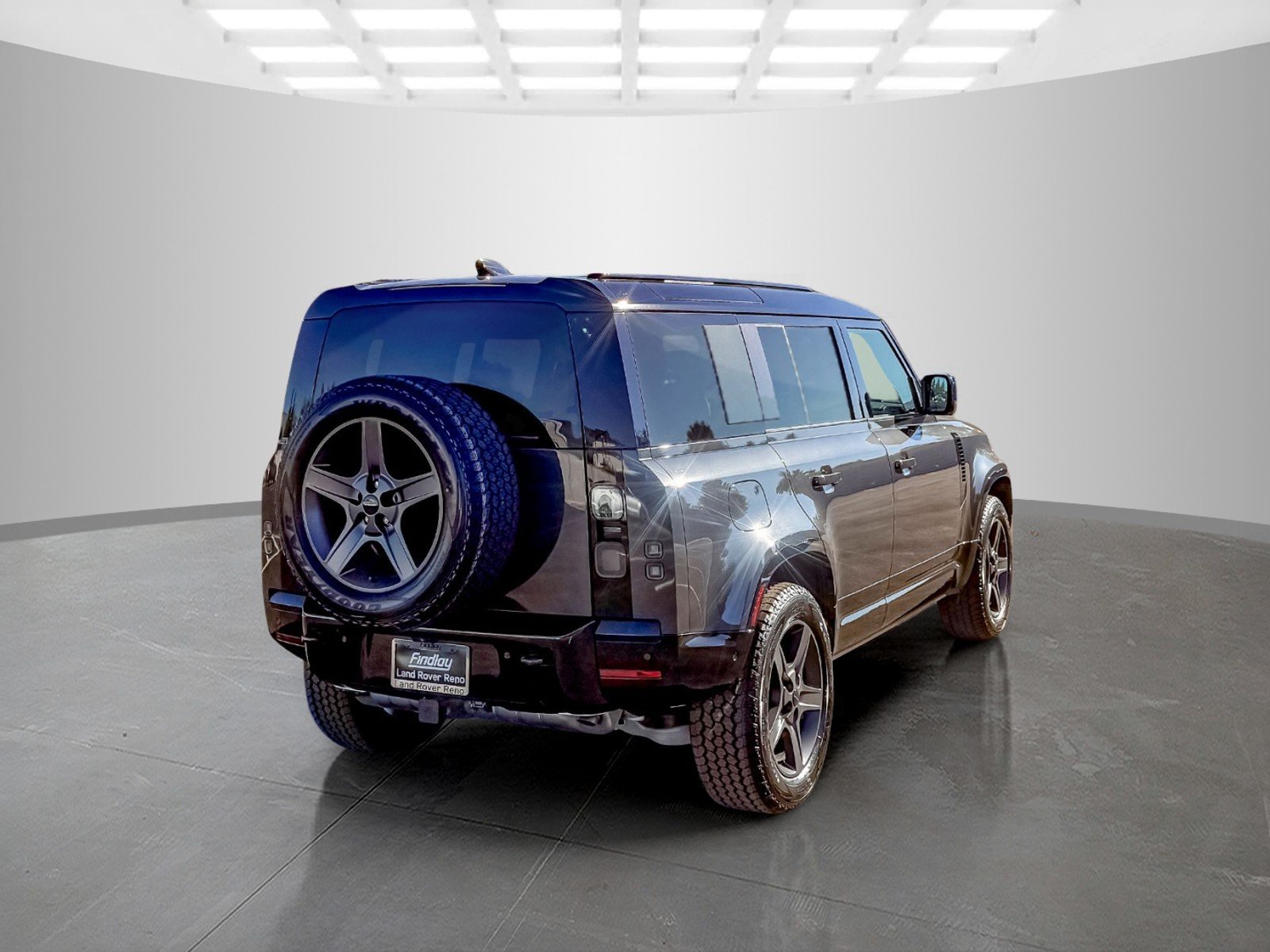 New 2026 Carpathian Grey Land Rover X-Dynamic SE image 5