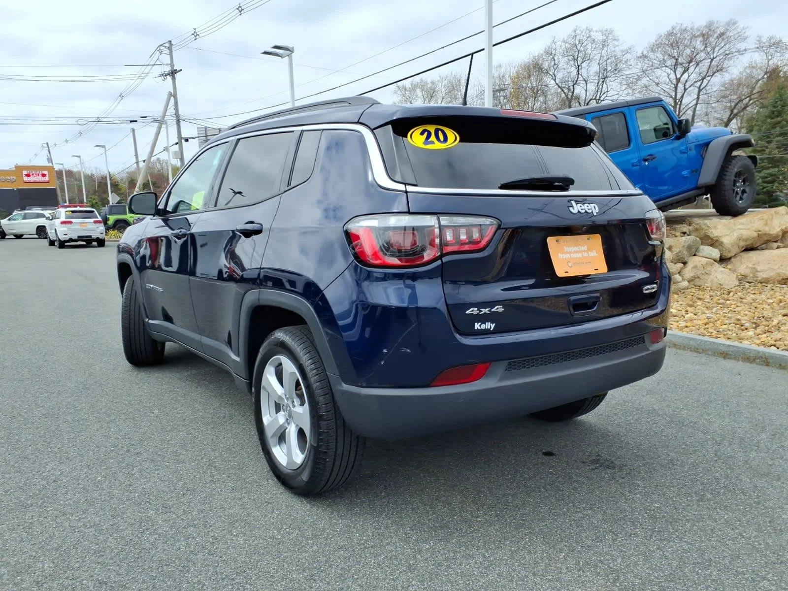 Certified Used 2020 Jazz Blue Pearlcoat Jeep Latitude image 11