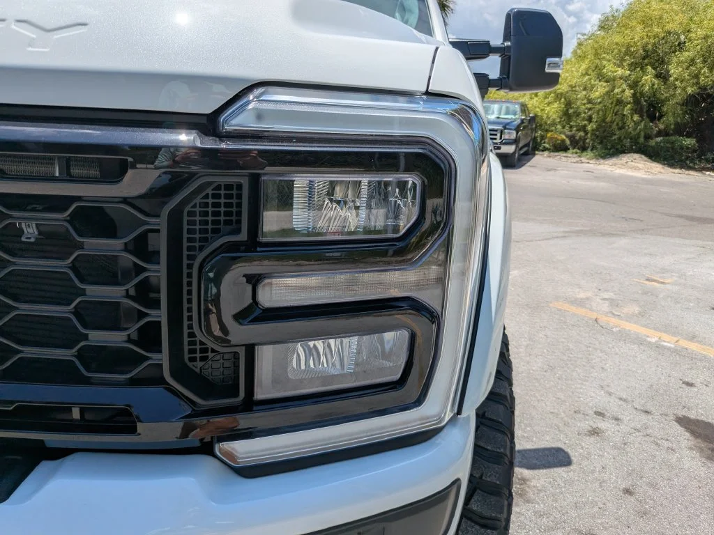 New 2026 Star White Metallic Tri-Coat Ford F-250® Lariat® image 9
