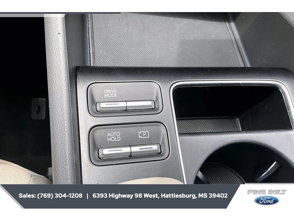 Used 2025 Ultimate red Hyundai SEL image 22
