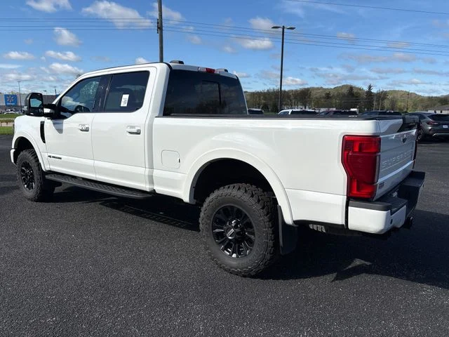 Used 2022 White Metallic Ford Lariat image 4