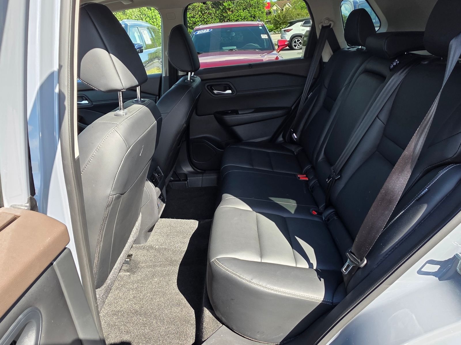 Used 2023 Gray Nissan SL image 7