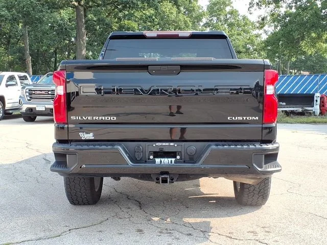 Used 2020 Black Chevrolet Custom image 7
