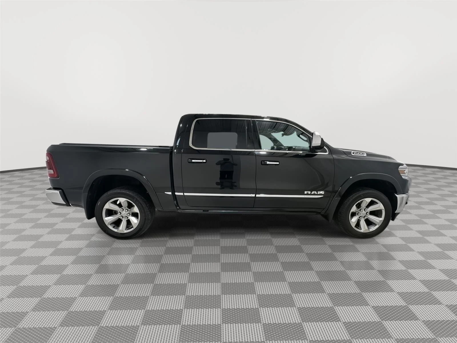 Used 2022 Diamond Black Crystal Pearlcoat Ram Limited image 4