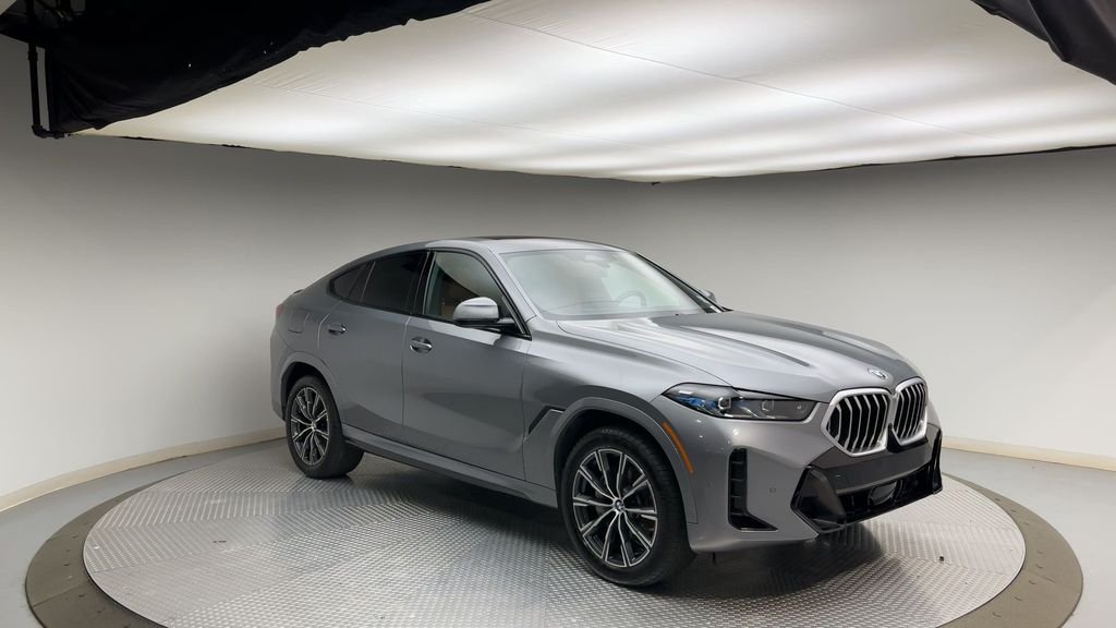 Used 2024 Gray Metallic BMW xDrive40i image 8