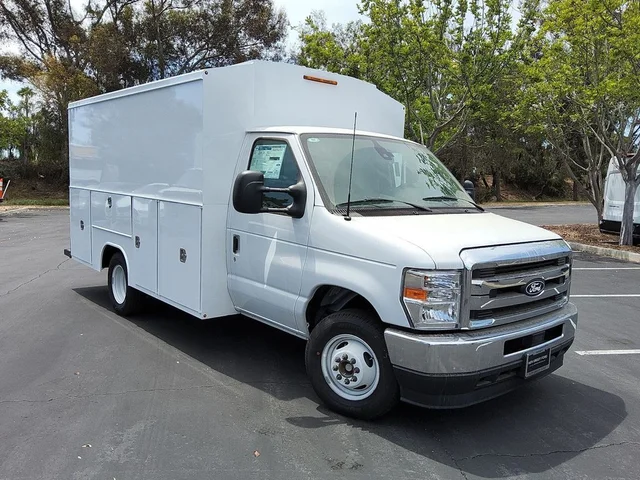 2026 Ford Econoline Cutaway Base