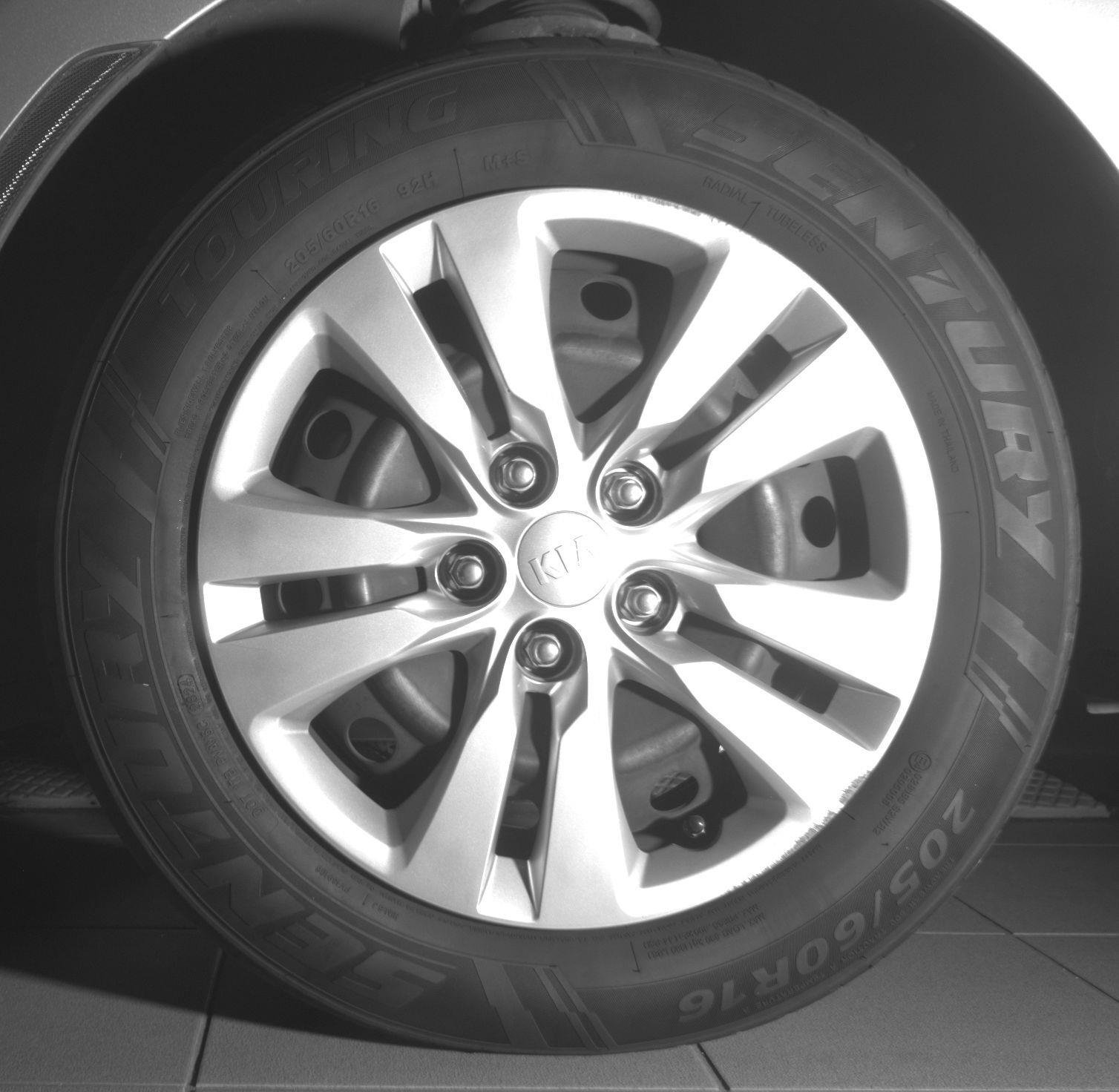 Used 2021 Sparkling Silver Kia LX image 9