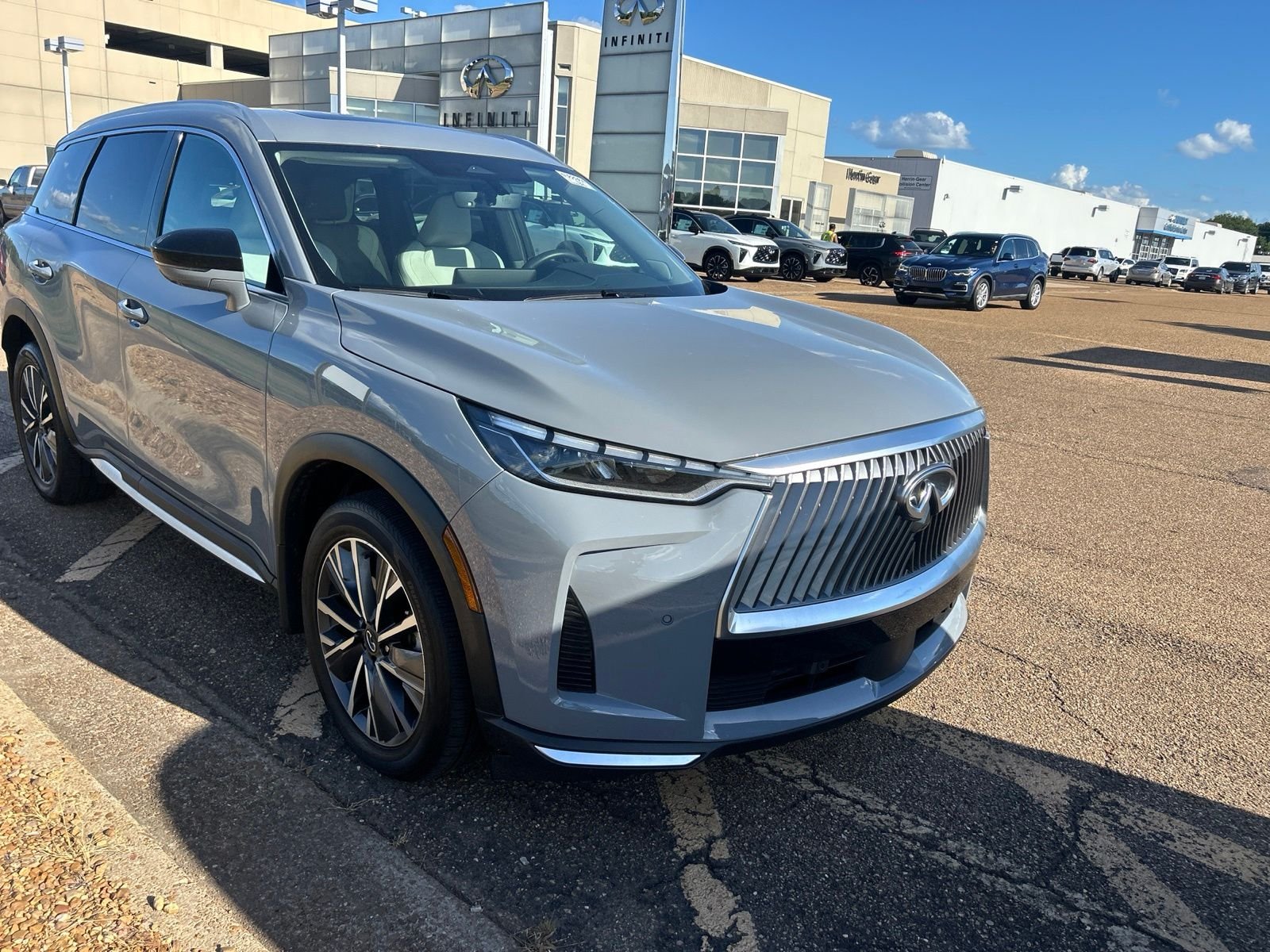 Certified Used 2026 Gray INFINITI LUXE image 8