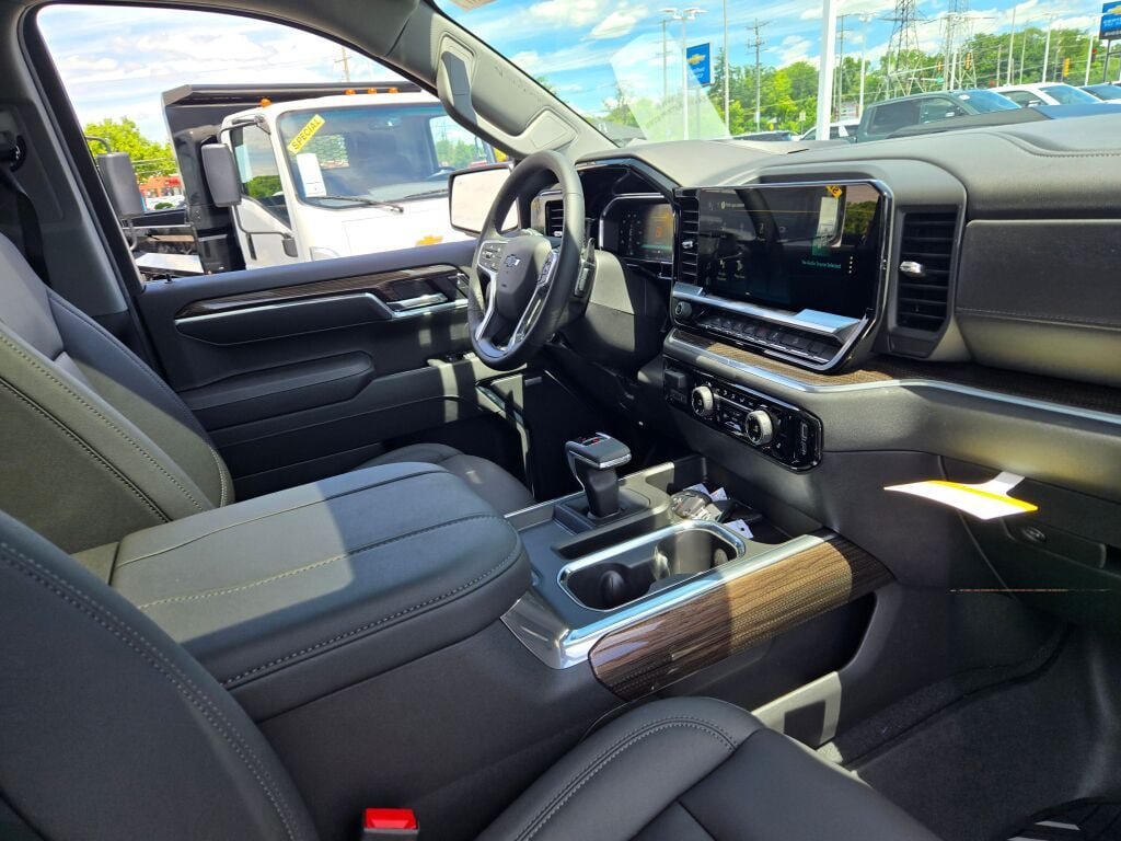 2026 Chevrolet Silverado 1500 LT Trail Boss - Photo 5