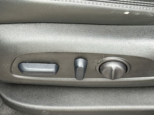 Used 2024 Silver GMC SLT image 23