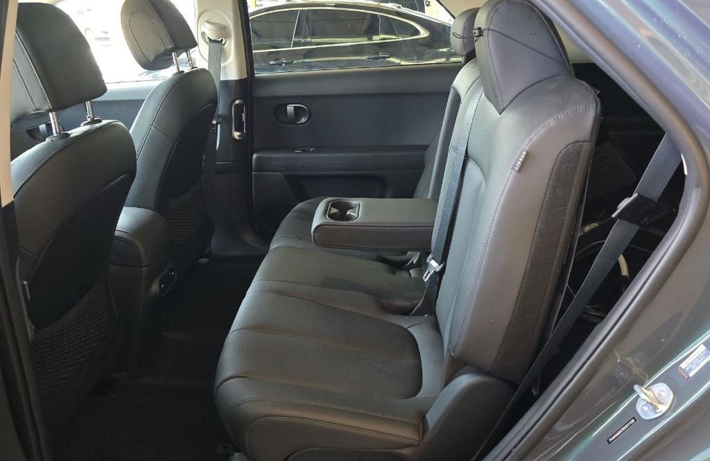 Used 2025 Green Hyundai SEL image 11