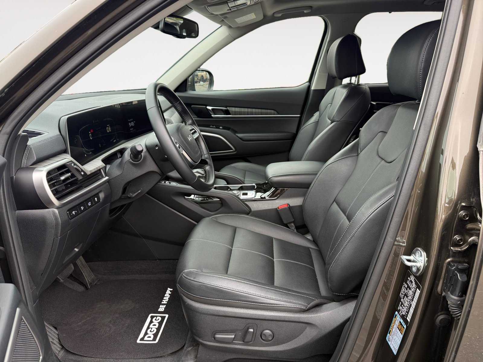 Certified Used 2025 Moss Kia EX image 10