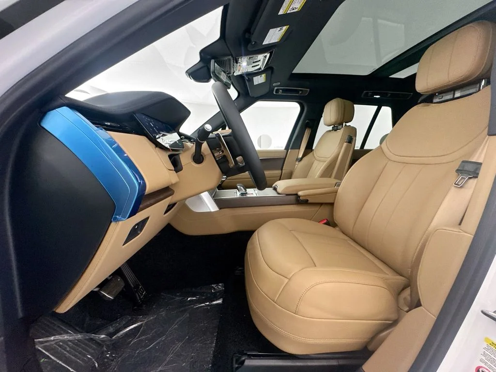 New 2026 Ostuni Pearl White Land Rover SE image 20