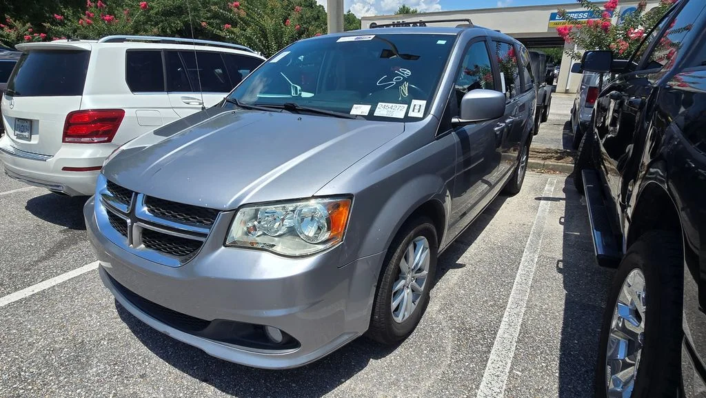 Used 2019 Silver Dodge SXT image 14