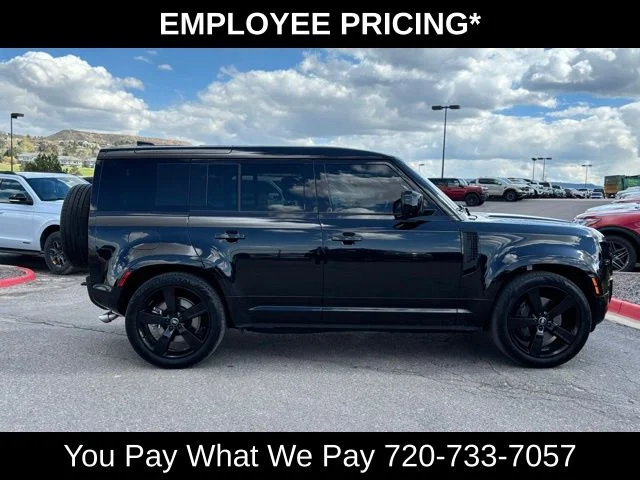 Used 2025 Black Land Rover X-Dynamic SE image 6